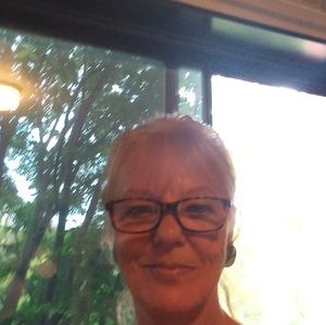 Meet your Posher, Debra